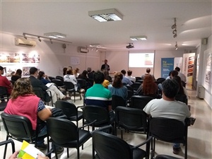Etiquetado de viviendas en Santa Fe - CAPSF (Gracias a todos los asistentes a la charla, a nuestro proveedor ISOVER, a la Arq. Sandra Lambiase y al ING. Roque Stagnitta por su excelente disertacin)