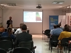 Etiquetado de viviendas en Santa Fe - CAPSF (Gracias a todos los asistentes a la charla, a nuestro proveedor ISOVER, a la Arq. Sandra Lambiase y al ING. Roque Stagnitta por su excelente disertacin)