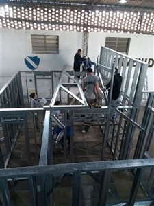 Se desarrolló durante tres días intensos con un grupo de gente muy trabajadora! Damos las gracias a nuestros proveedores por su ayuda y a los asistentes por su interés en nuestra capacitación (Un año mas junto a Barbieri y nuestra tan esperada capacitación de mano de obra de Steel Framing.)